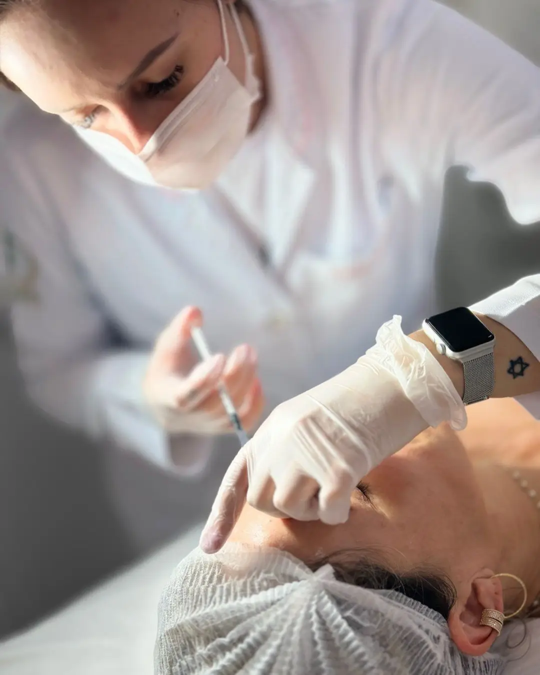 Estética com propósito em Atibaia. Tratamentos personalizados para rosto e corpo. Atendimento humanizado com horário agendado.